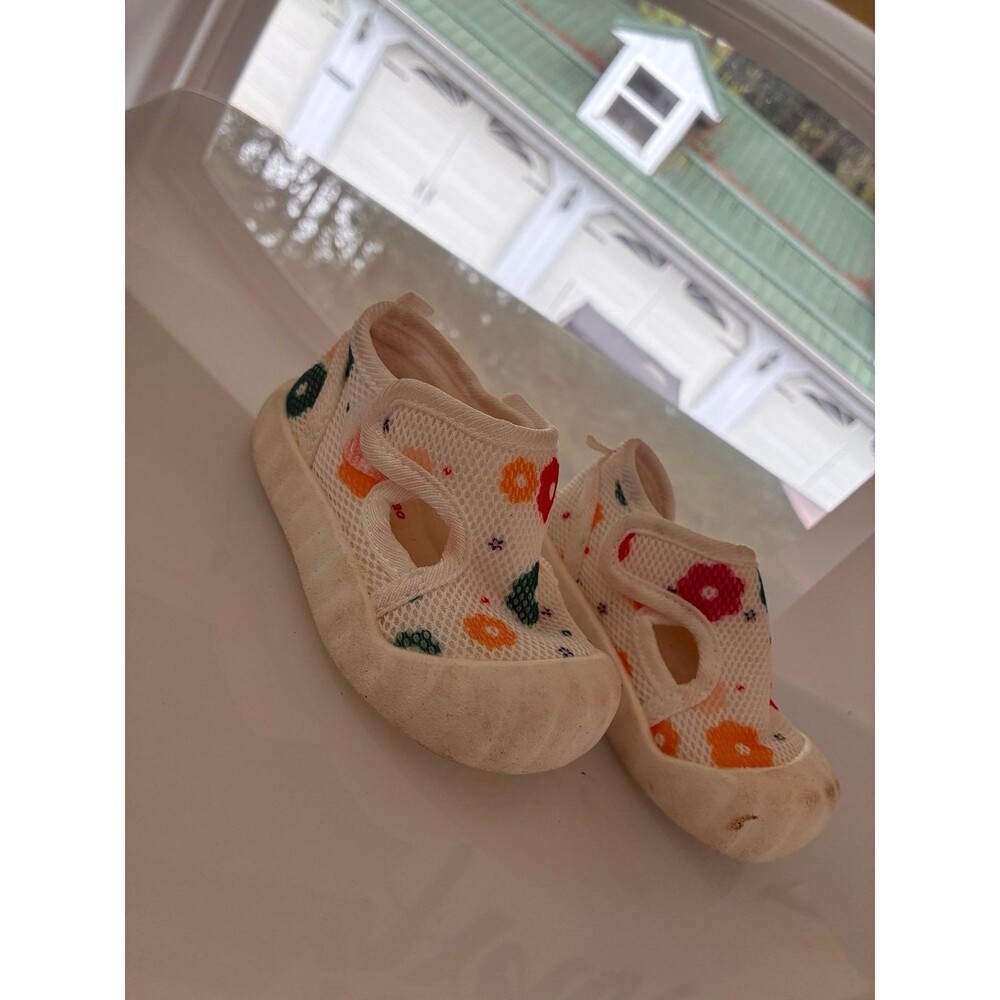 Toddler Floral Mesh Water Shoes / Sandals – Size 15